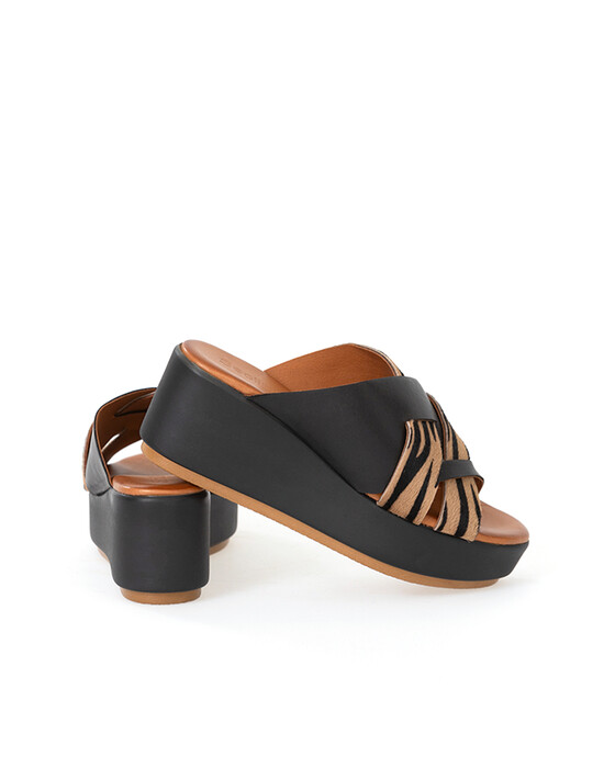 HIGH SOLE ZEBRA PATTERN SLIPPERS