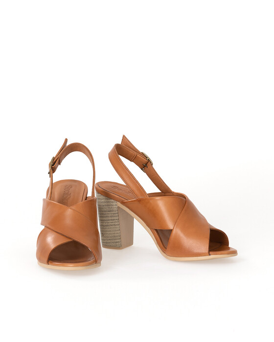 Kalın Topuklu Deri Sandalet