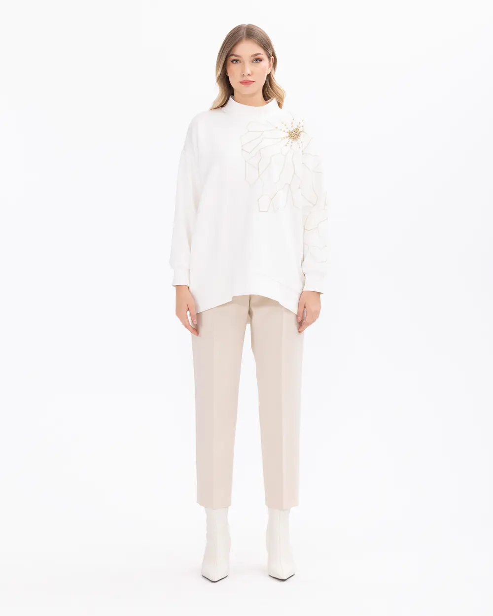 Embroidered Detail Hooded Relaxed Sweatshirt