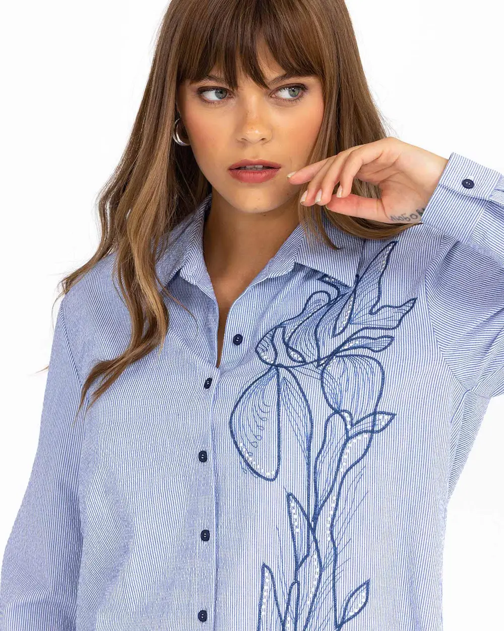Nakış Detaylı Çizgili Gömlek