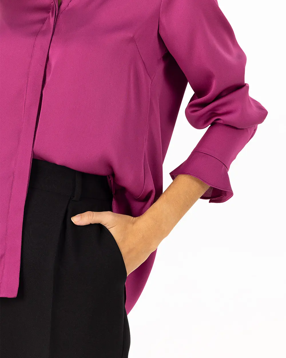 Saten Görünümlü V Yaka Gömlek