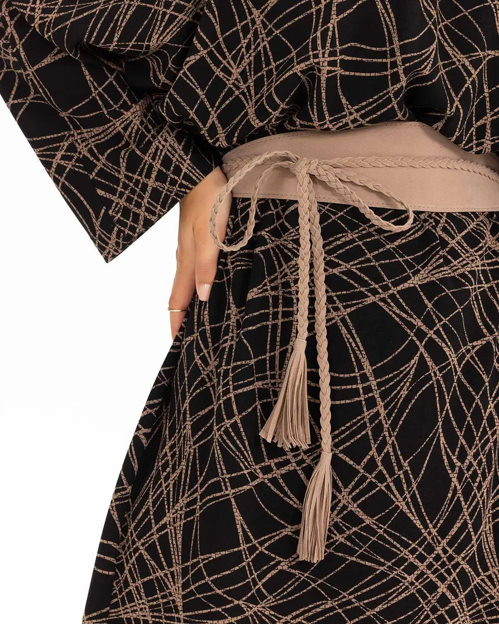 Kemerli Yuvarlak Yaka Elbise