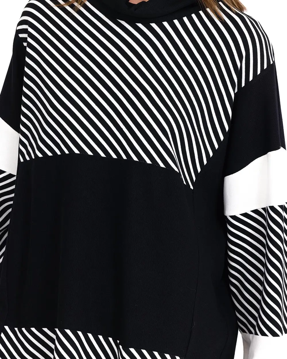 Vertical Neck Line Patterned Tunic