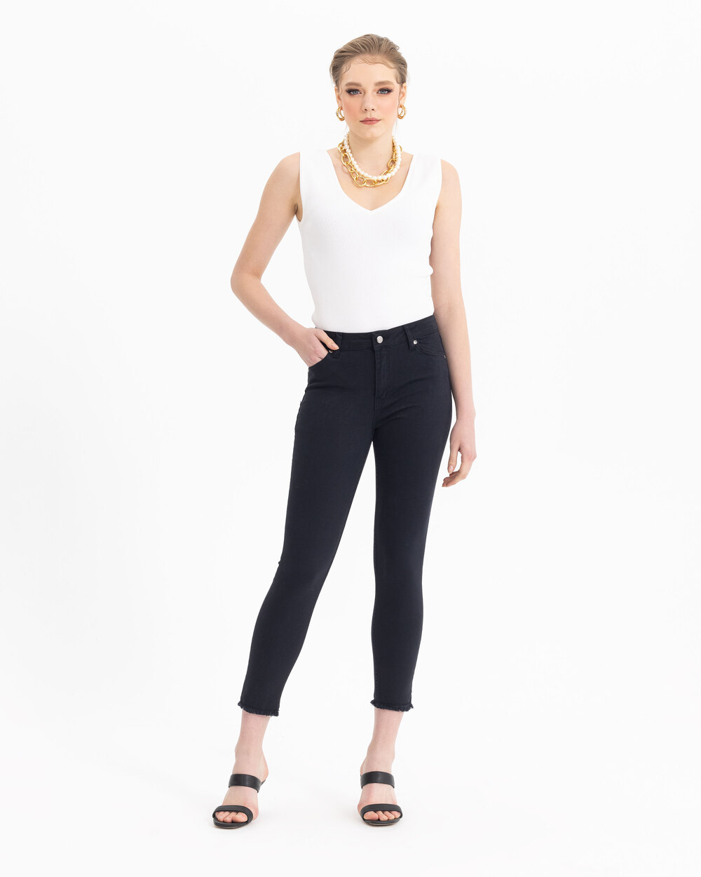 SEÇİL FIT CUT RIPPED TROUSERS