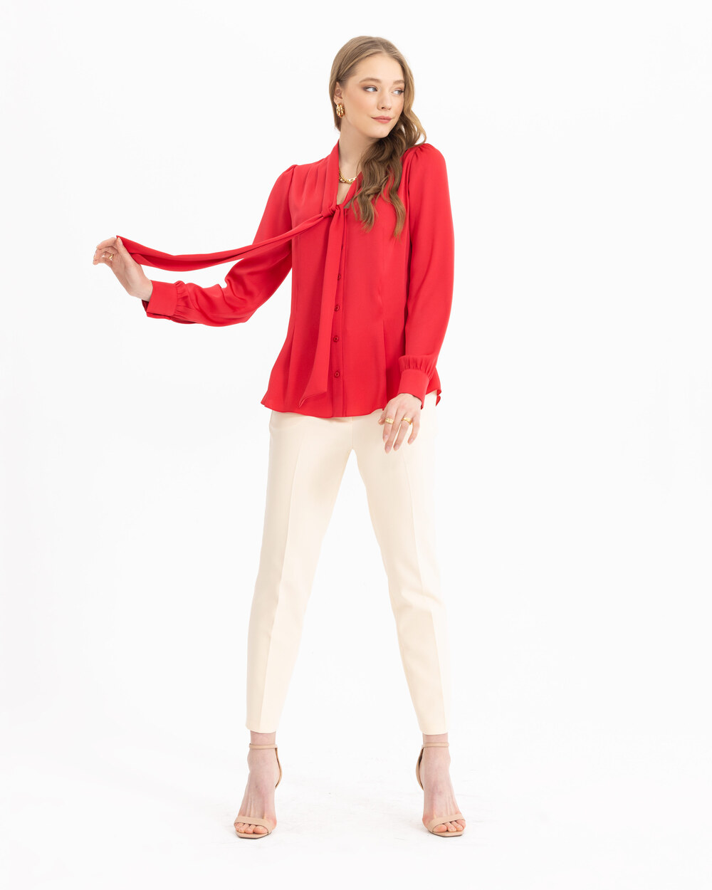 Fular Yakalı Saten Görünümlü Gömlek