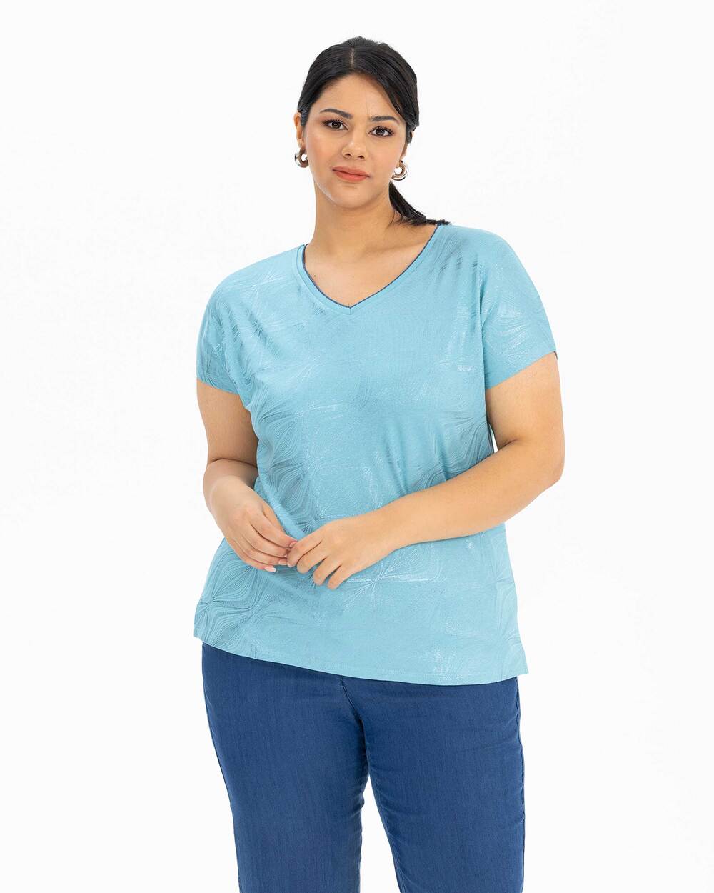 V Yakalı Desenli Tişört