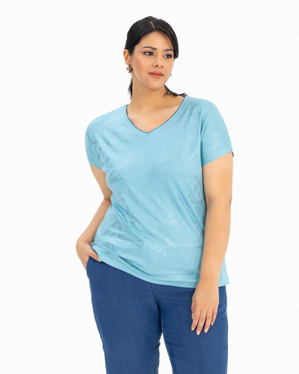 V Yakalı Desenli Tişört