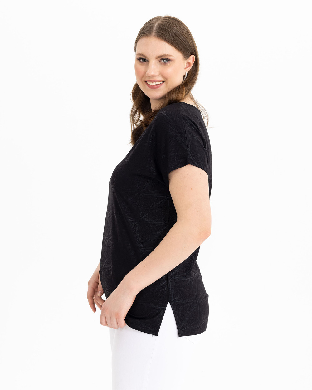 V Yakalı Desenli Tişört