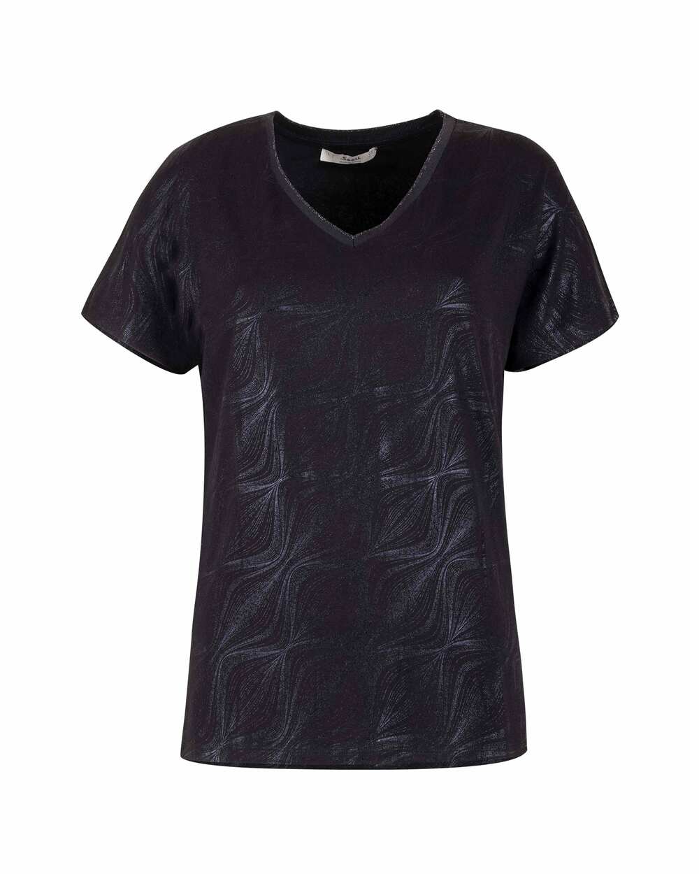 V Yakalı Desenli Tişört