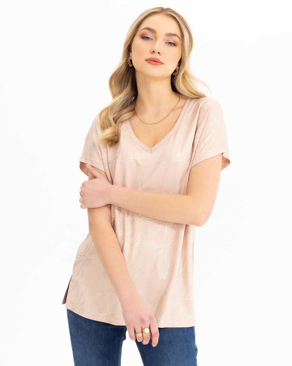 V Yakalı Desenli Tişört