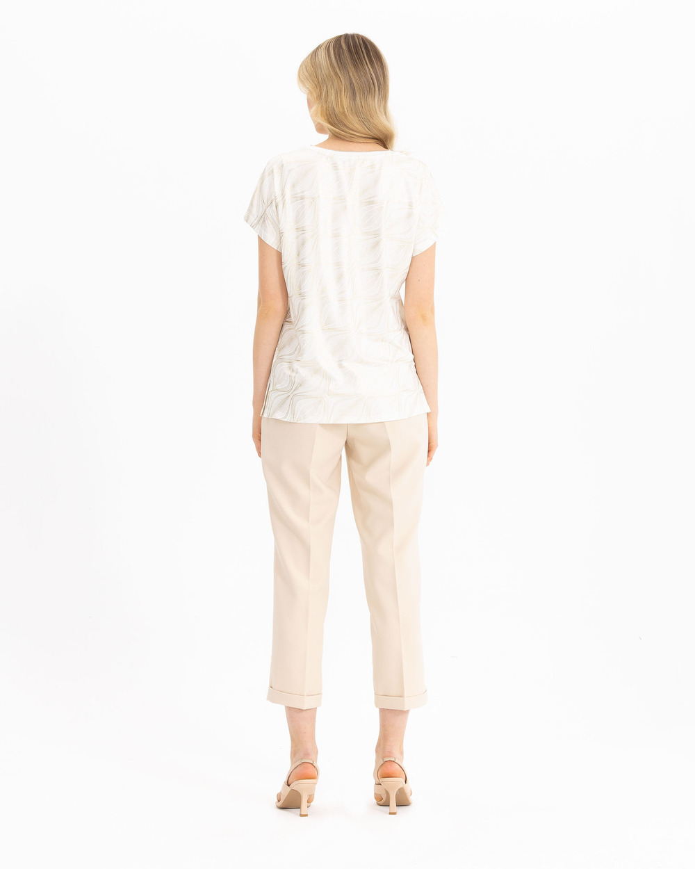 V Yakalı Desenli Tişört