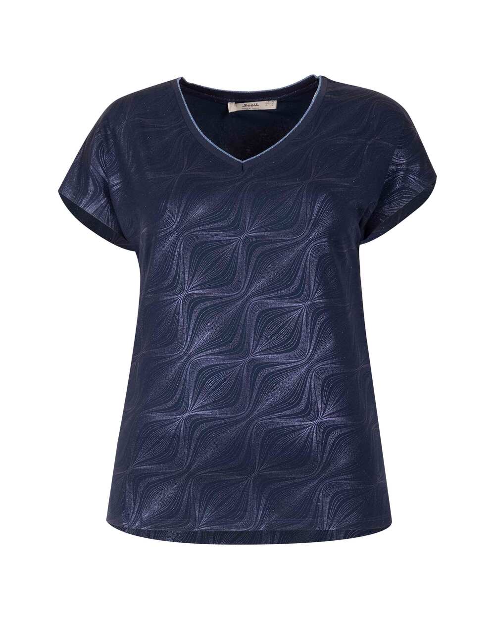 V Yakalı Desenli Tişört