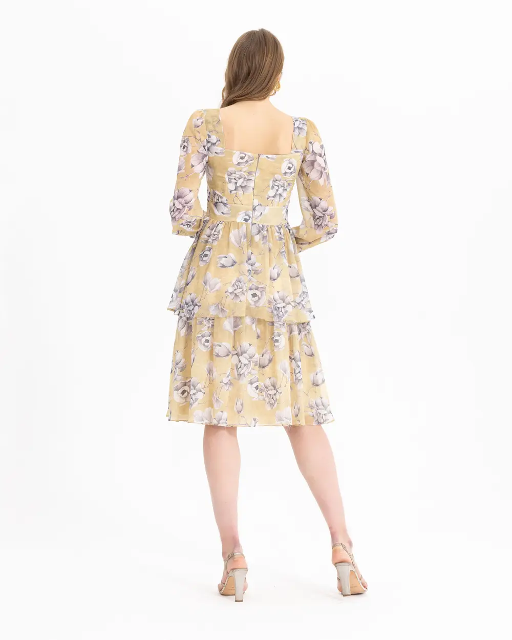 Çiçek Desenli Kalp Yaka Elbise