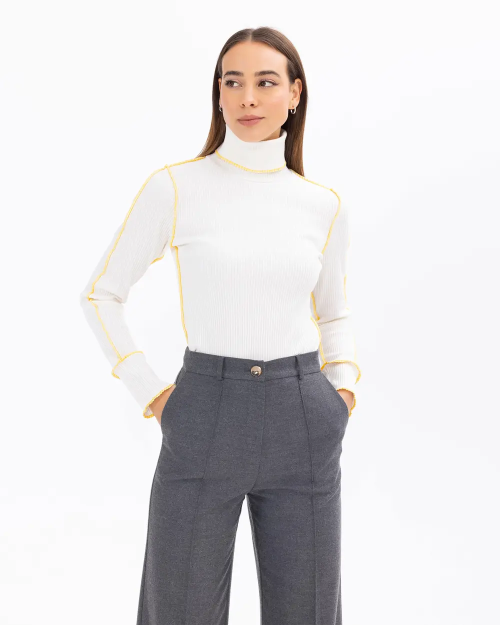 Knitted Blouse with Standing Collar Stitching Detailed