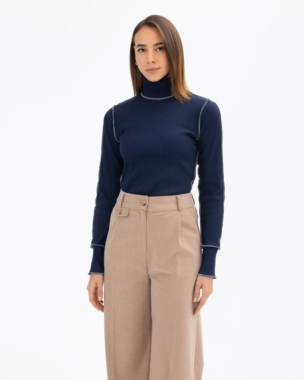 Knitted Blouse with Standing Collar Stitching Detailed