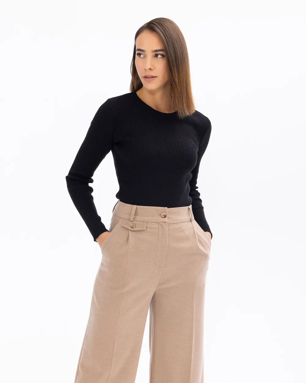 Zero-collared Slim-fit Basic Knit Blouse