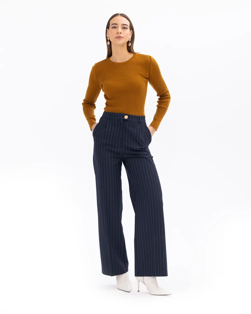 Zero-collared Slim-fit Basic Knit Blouse