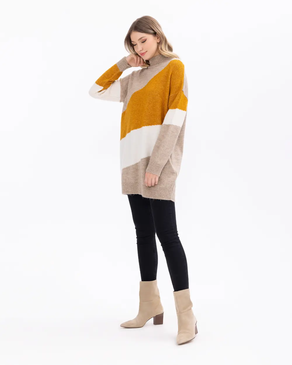 Color Blocked Stand-up Collar Knitwear Sweater