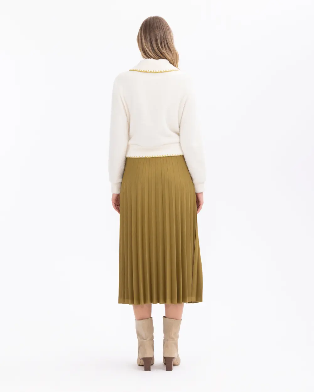 Düğmeli İşleme Detaylı Kısa Boy Hırka