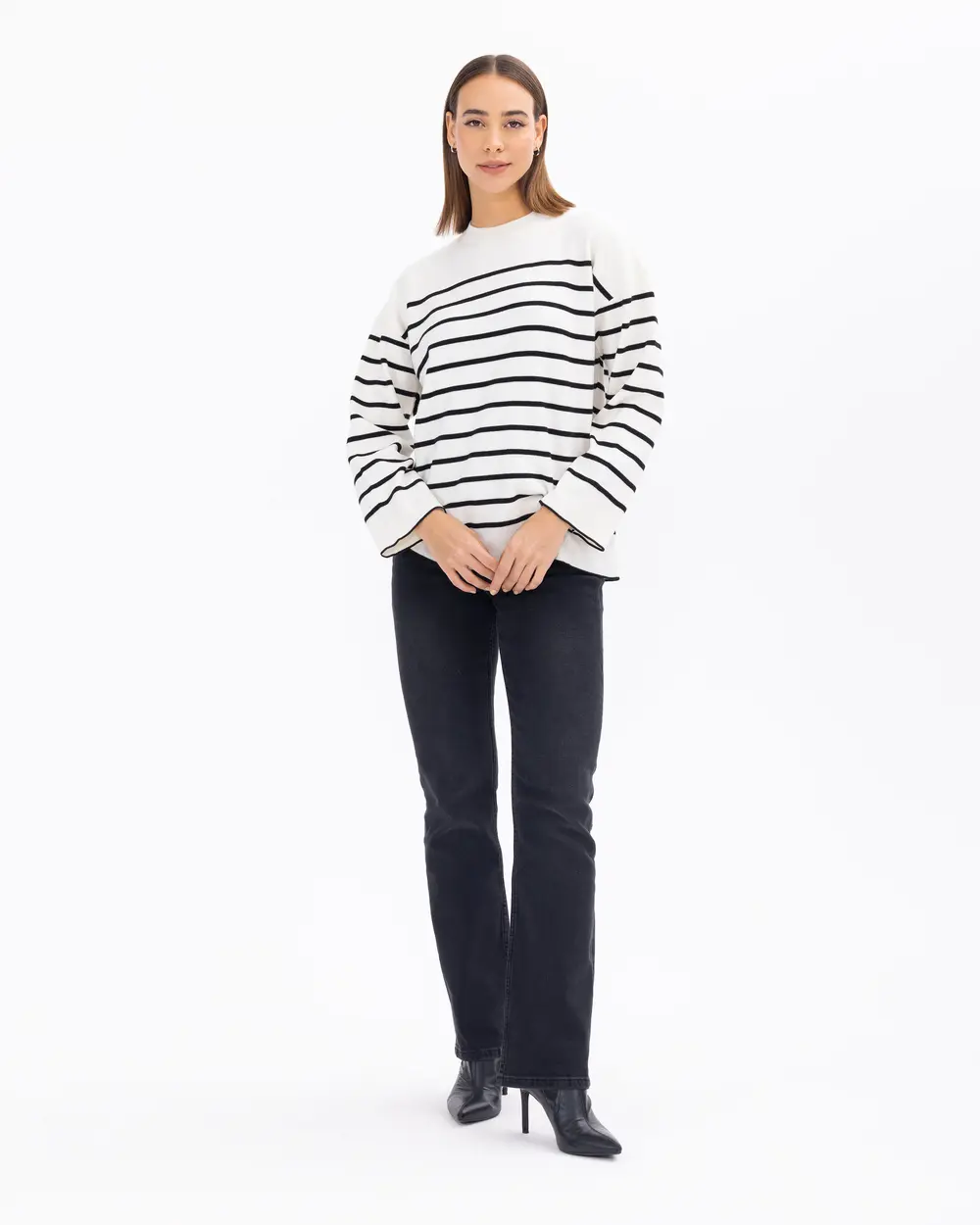 Striped Round Neck Knit Blouse