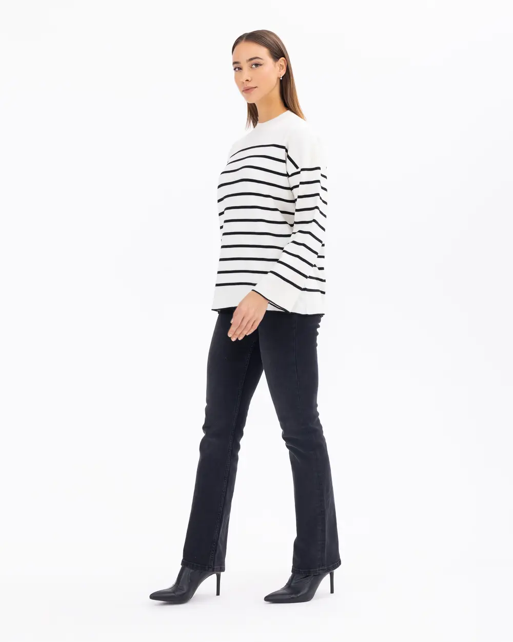 Striped Round Neck Knit Blouse