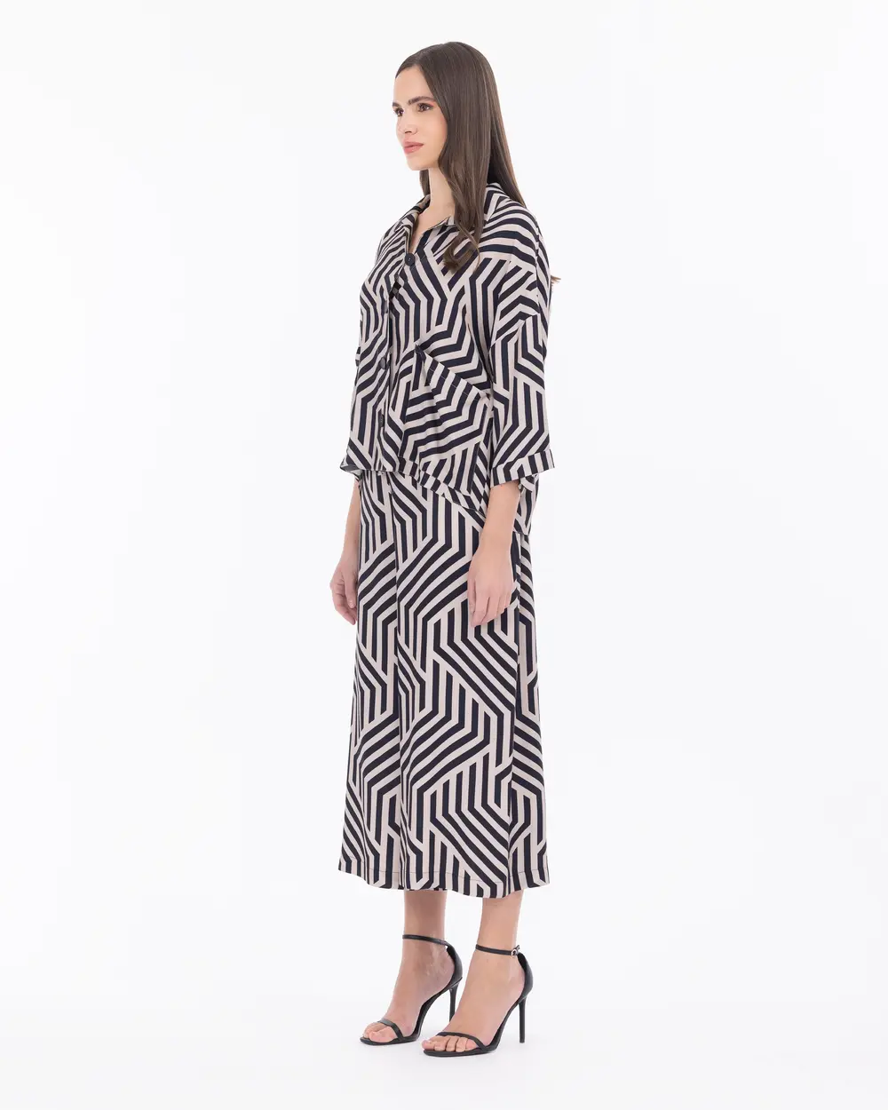 Desenli Düğme Detaylı Gömlek