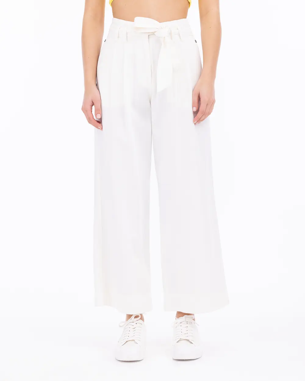 Wide Cut Staple Detailed Pocket Trousers