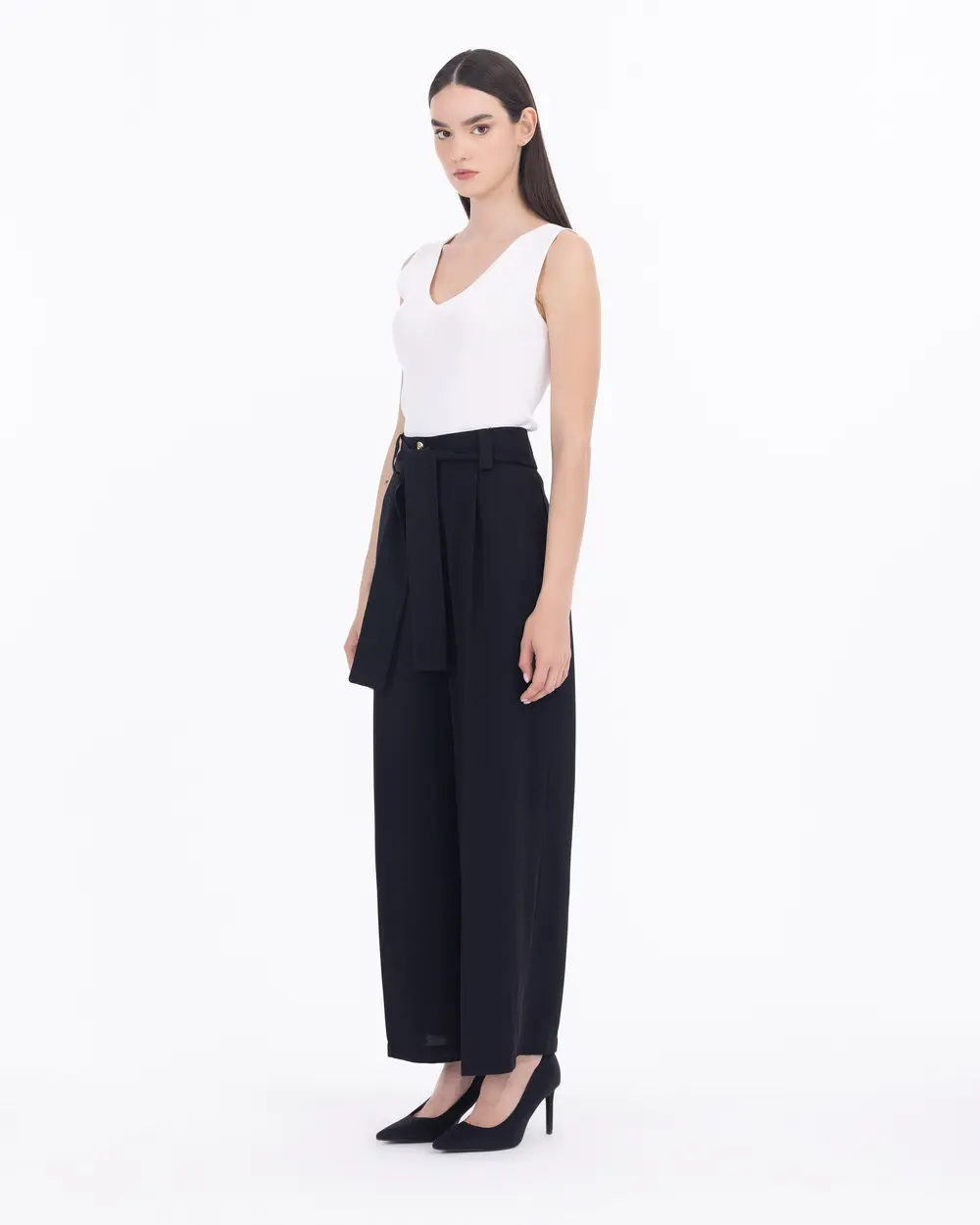 Belted Wide Cut Ankle Length Trousers