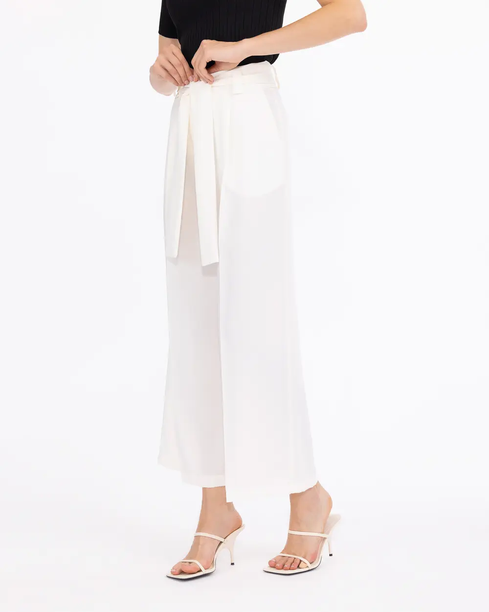 Belted Wide Cut Ankle Length Trousers