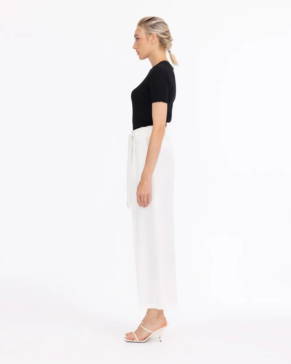 Belted Wide Cut Ankle Length Trousers