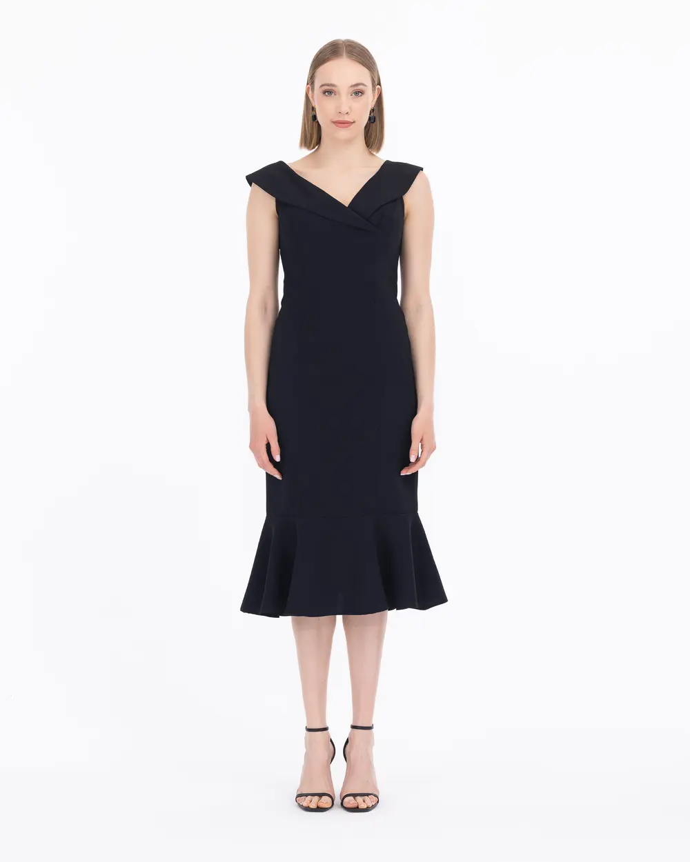 Asimetrik Yaka Kolsuz Elbise