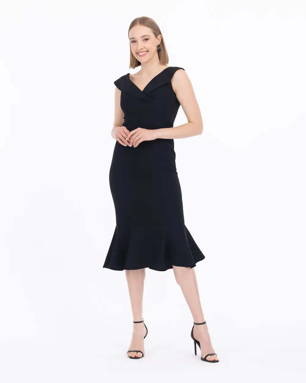 Asimetrik Yaka Kolsuz Elbise