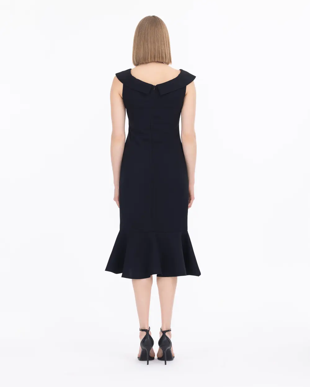 Asimetrik Yaka Kolsuz Elbise