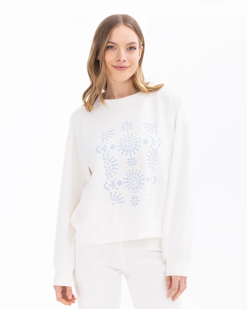 Round Neck Embroidered Sweatshirt