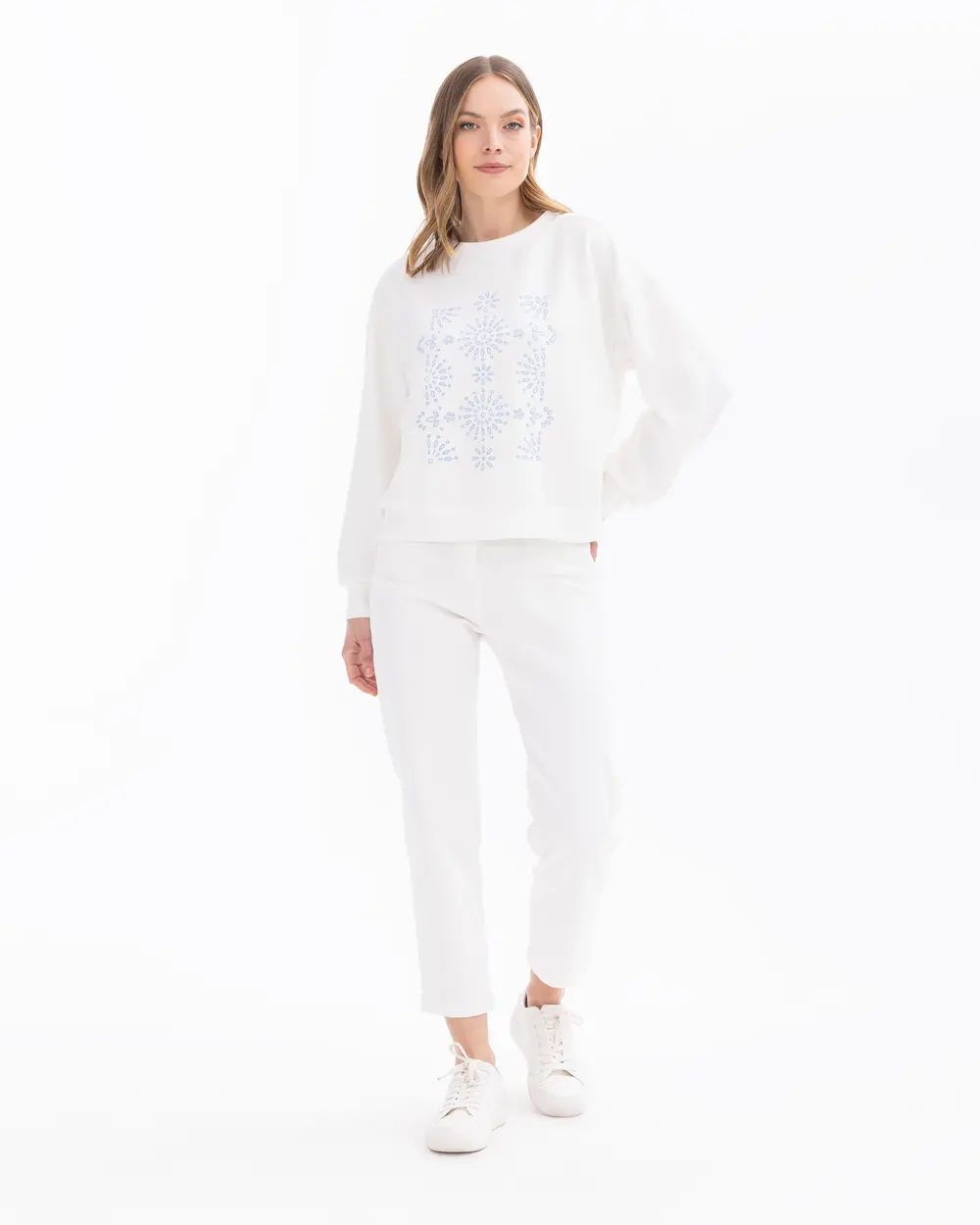 Round Neck Embroidered Sweatshirt