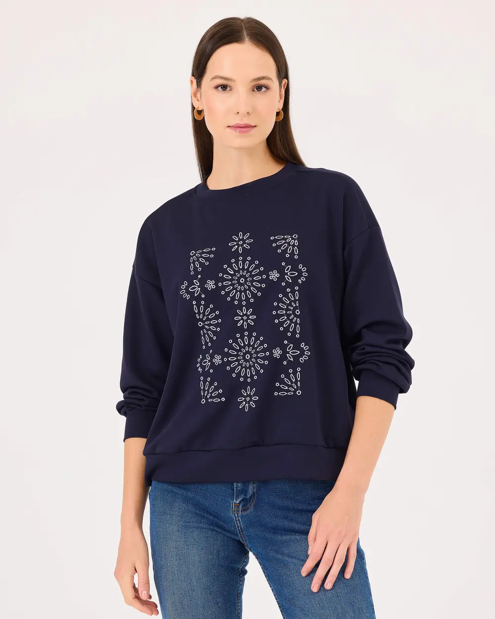 Yuvarlak Yaka Nakışlı Sweatshirt