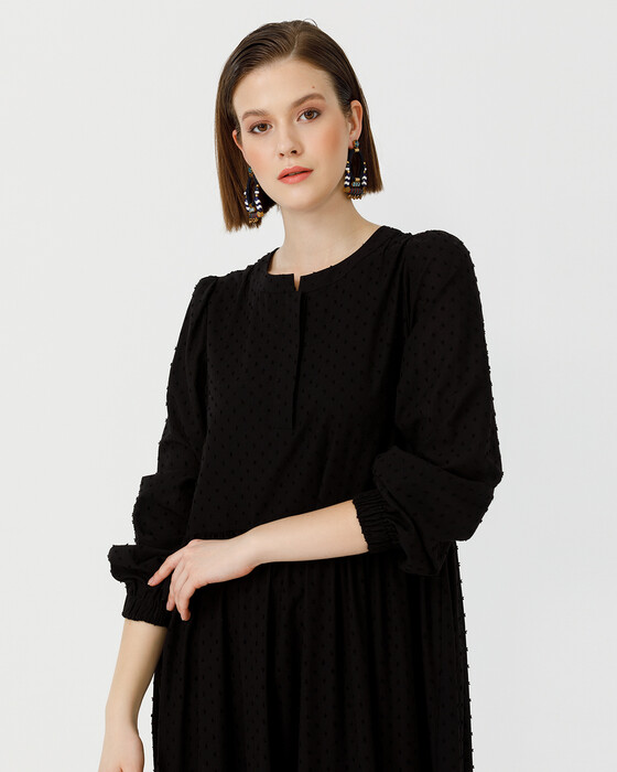 Yuvarlak Yakalı Volanlı Elbise