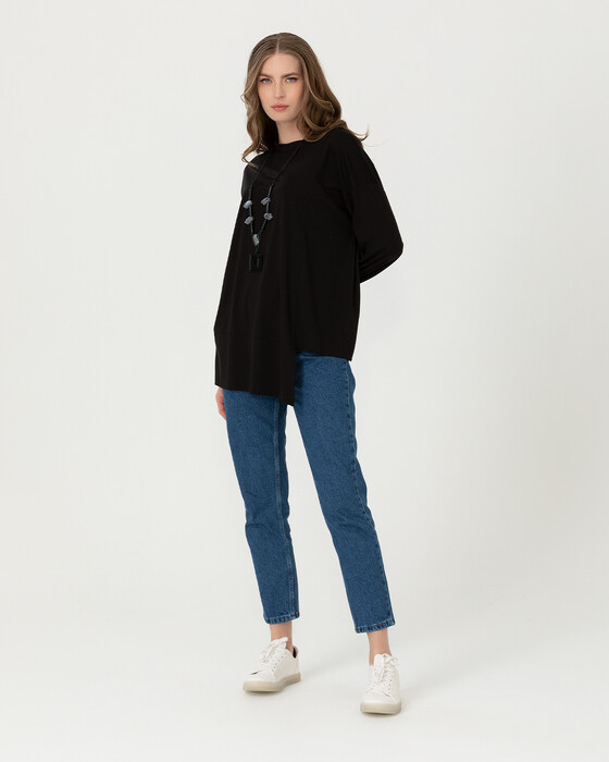 ROUND NECK ASYMMETRIC CUT TUNIC