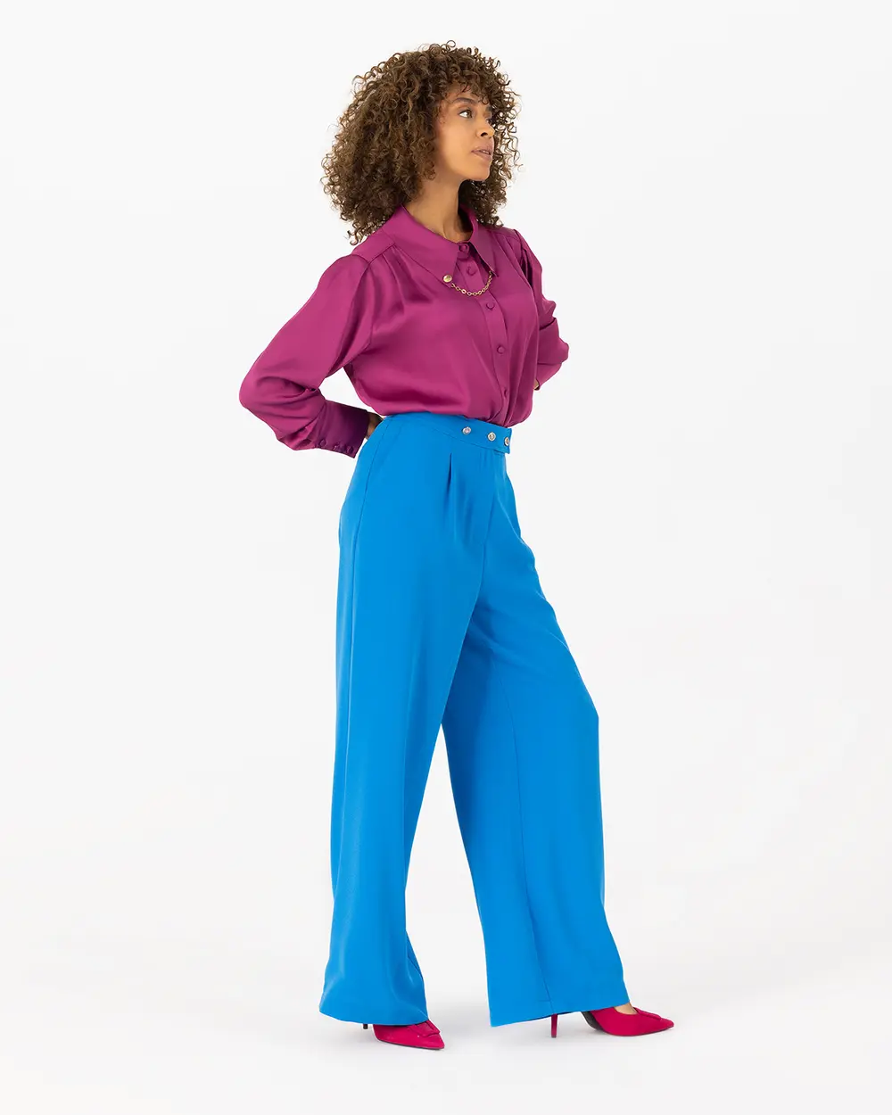 Zincir Detaylı Pileli Gömlek