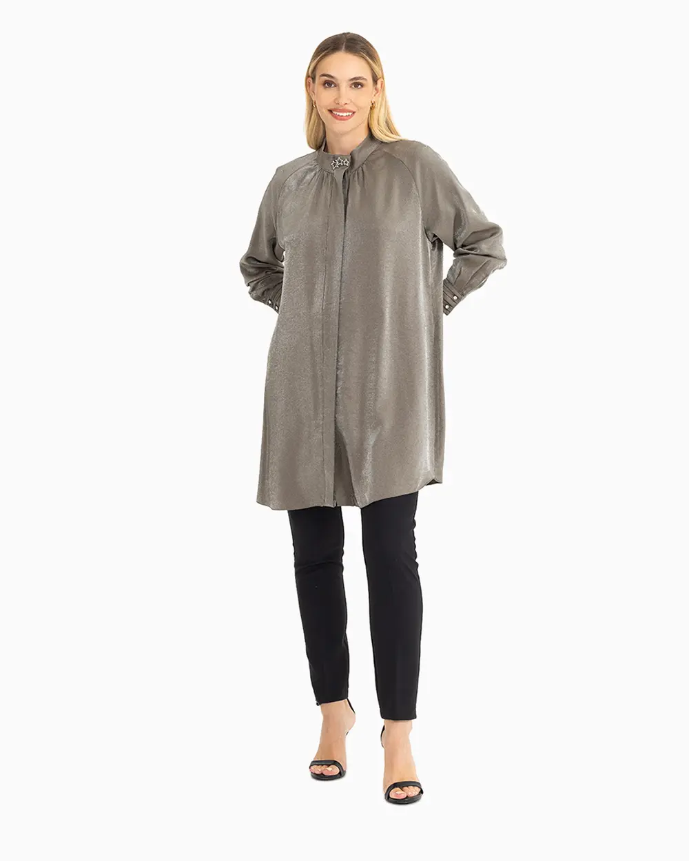 Aksesuarlı Saten Görünümlü Tunik