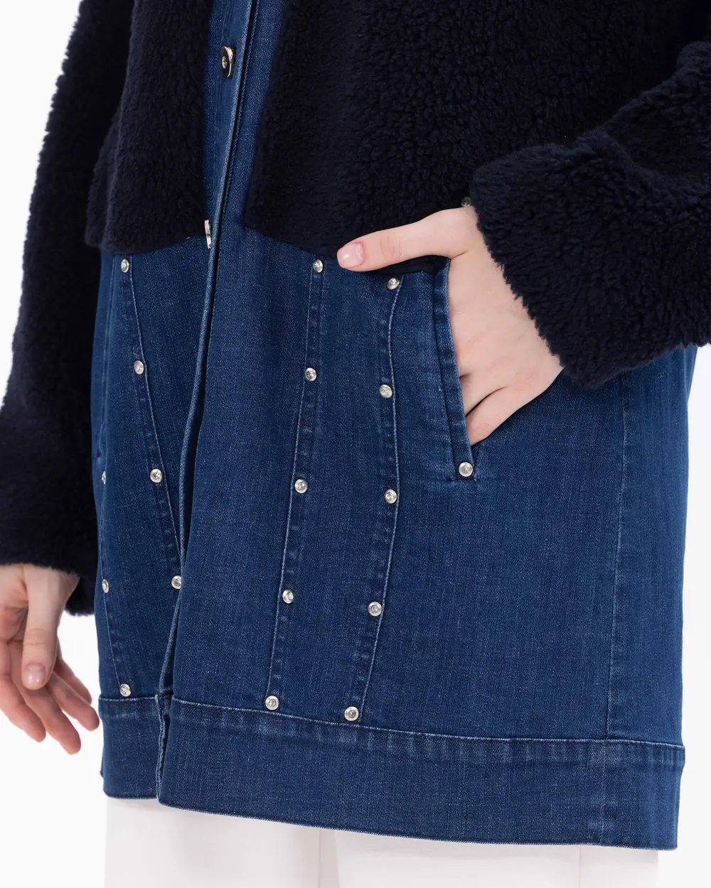 Taş İşlemeli Peluş Detaylı Jean Ceket