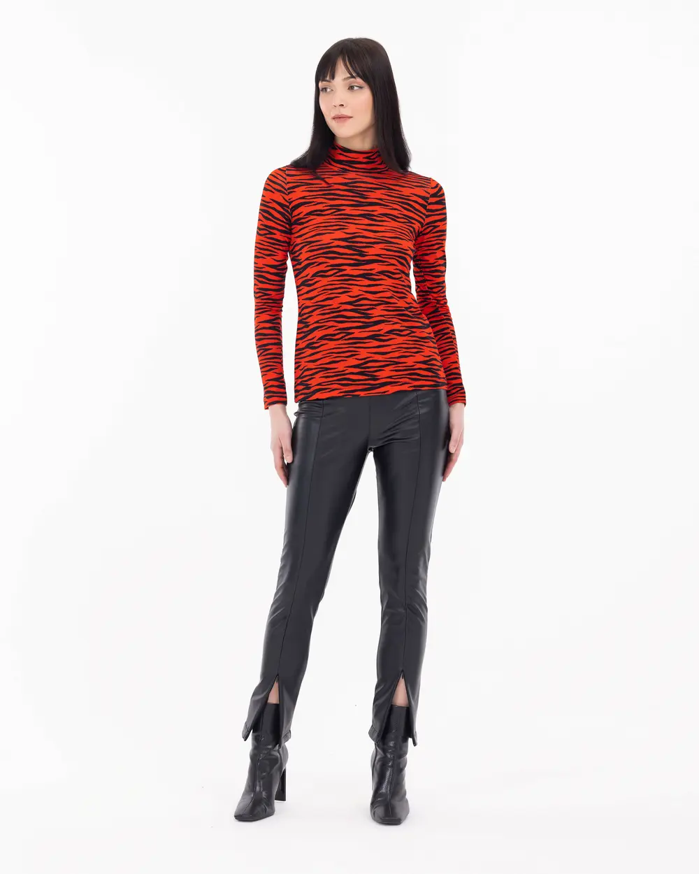 Zebra Patterned Knitted Fabric Blouse