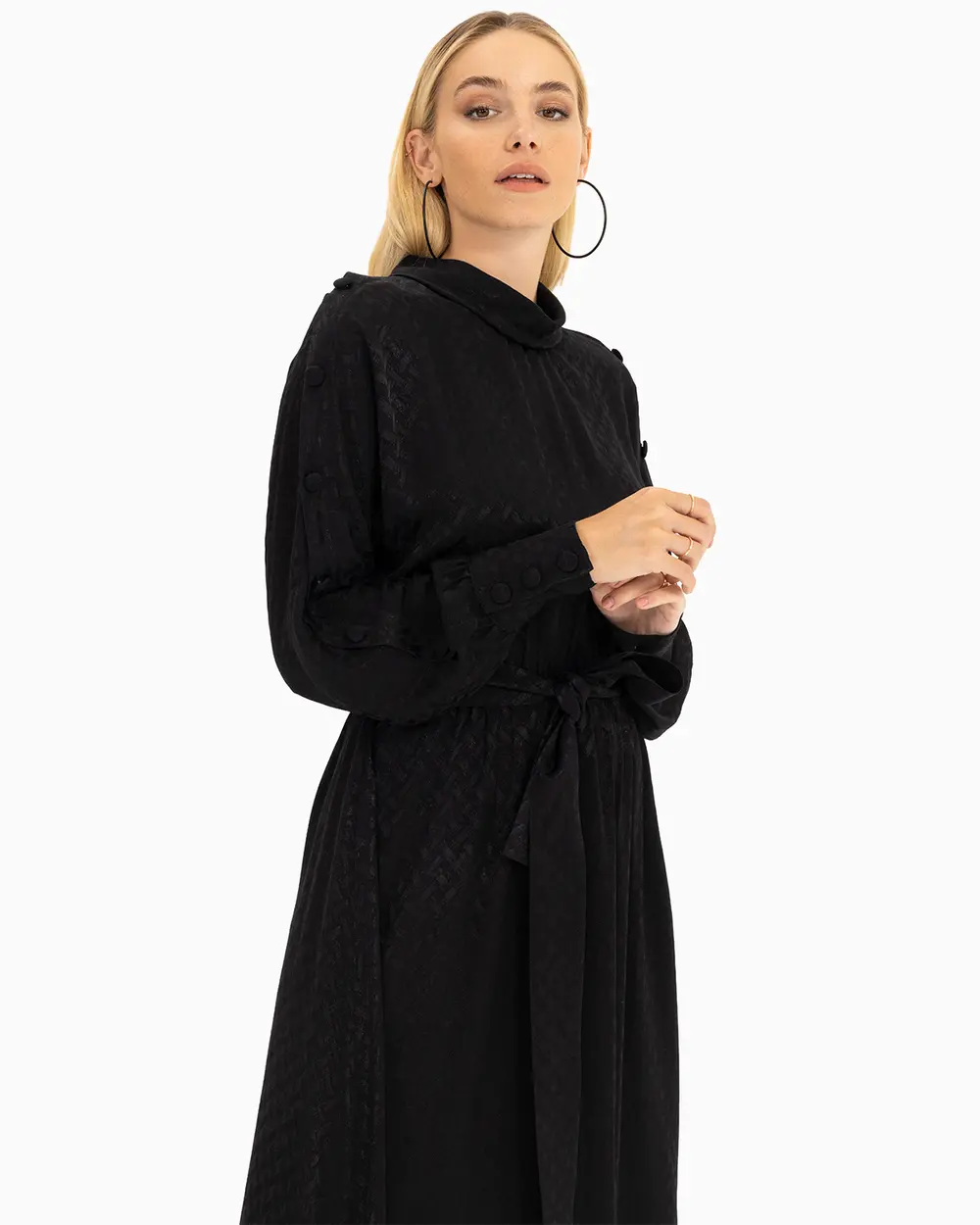 Düğme Detaylı Dik Yaka Elbise