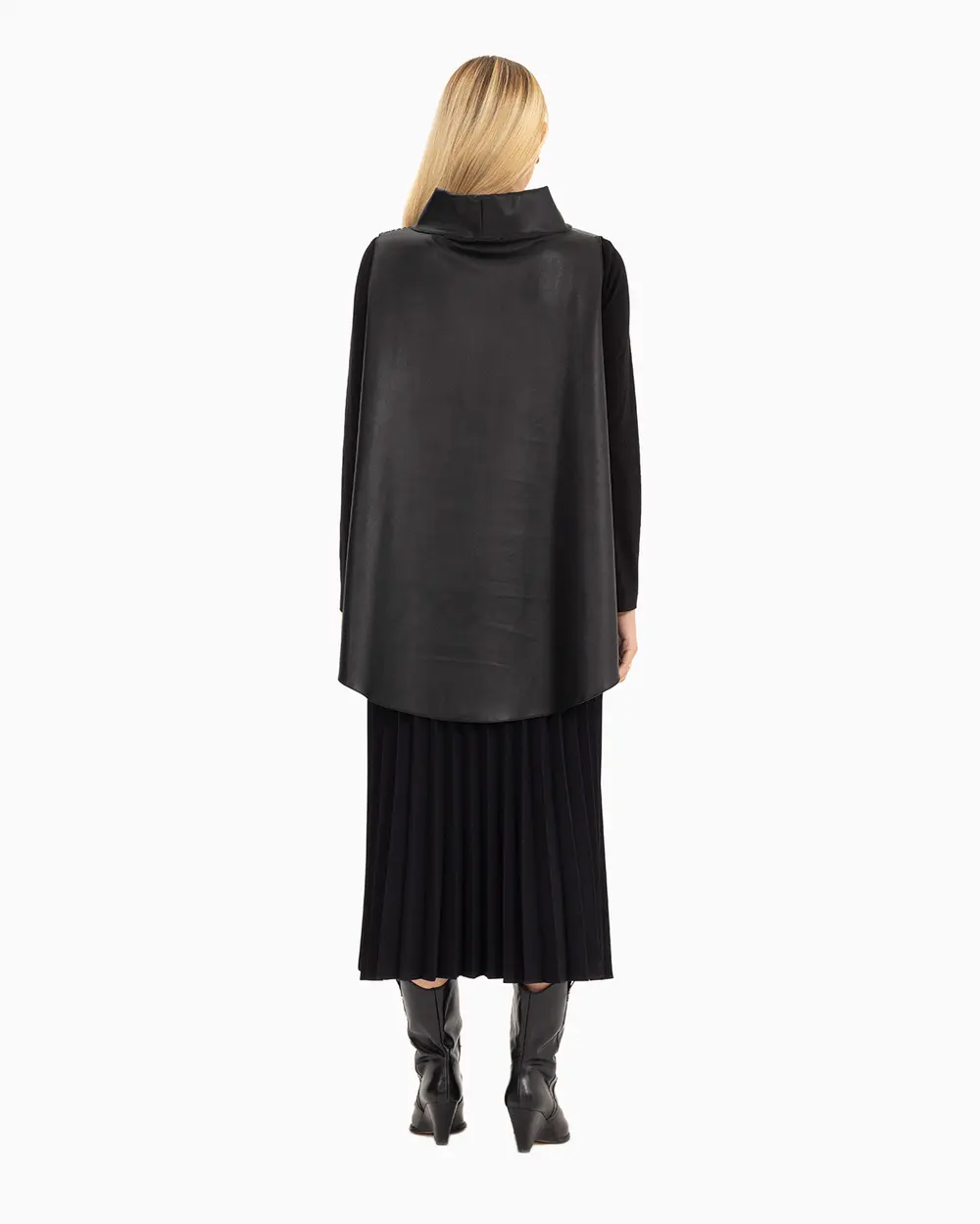 Asimetrik Kesim Deri Görünümlü Süveter