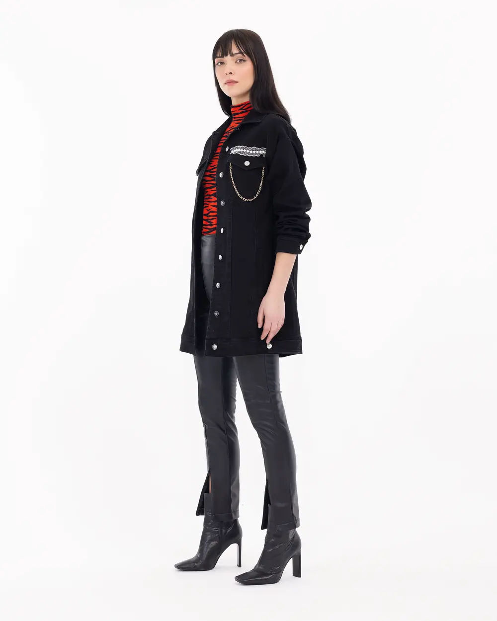 Zincir Detaylı Jean Ceket