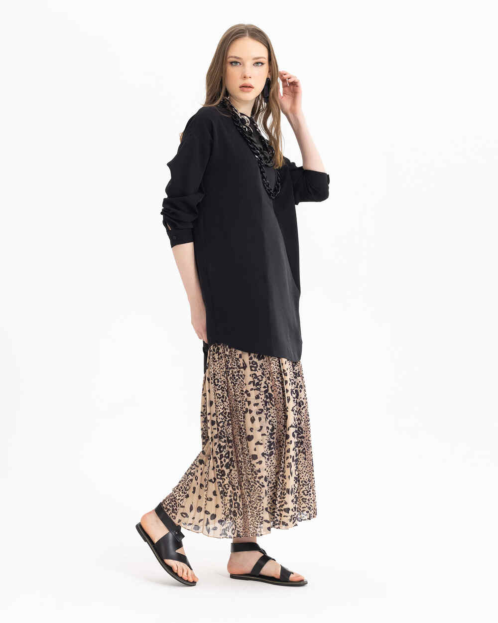 Uzun Kollu Yuvarlak Yakalı Tunik