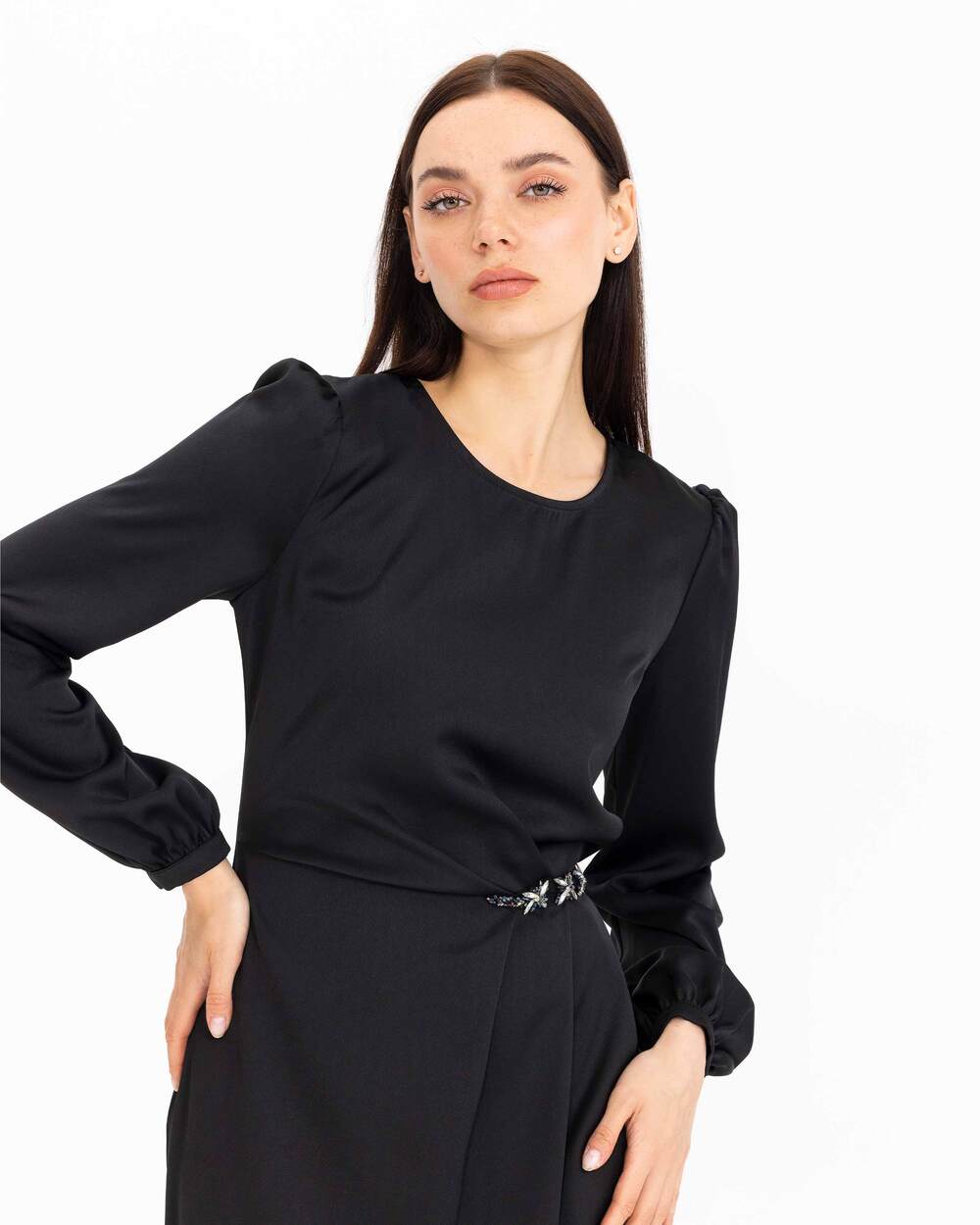 Taş İşlemeli Saten Görünümlü Uzun Boy Elbise