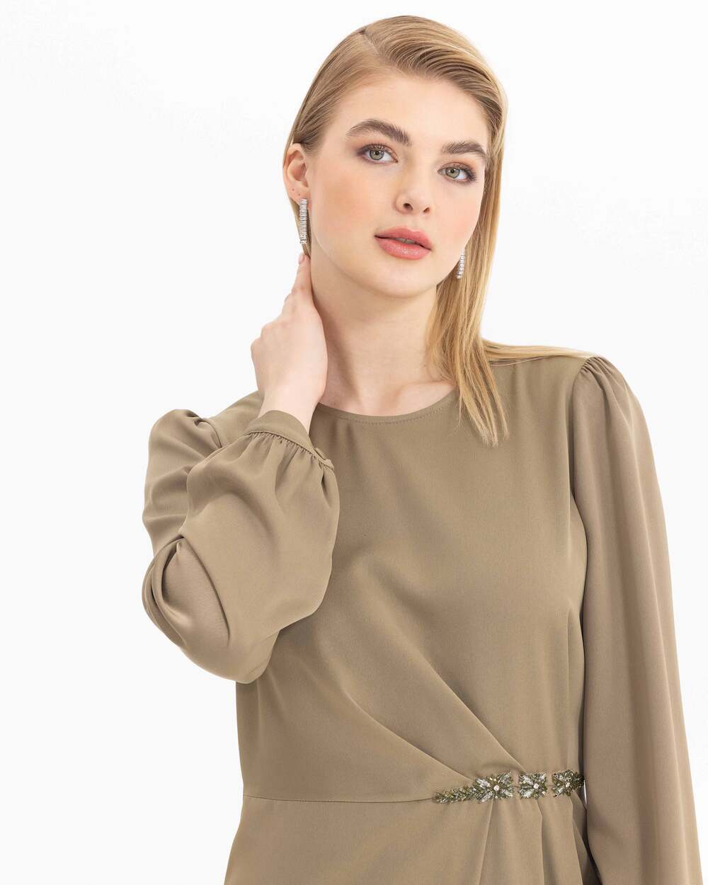 Taş İşlemeli Saten Görünümlü Uzun Boy Elbise