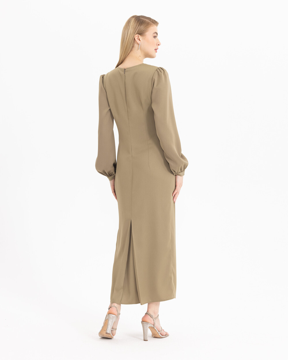 Taş İşlemeli Saten Görünümlü Uzun Boy Elbise