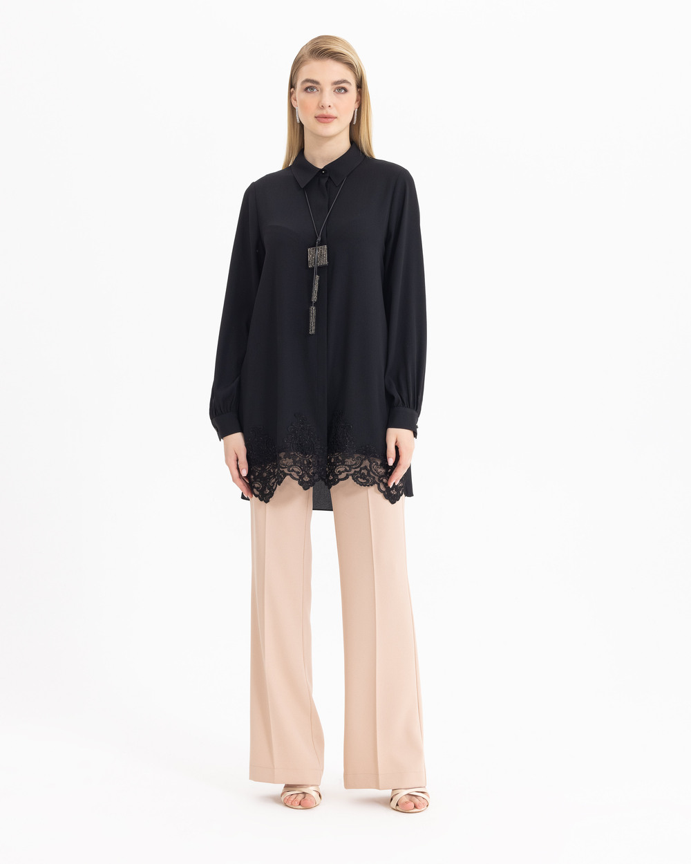 Dantel Detaylı Gömlek Tunik